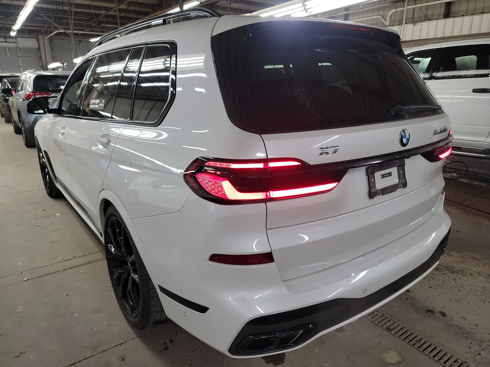 2026 BMW X7 M60i AWD