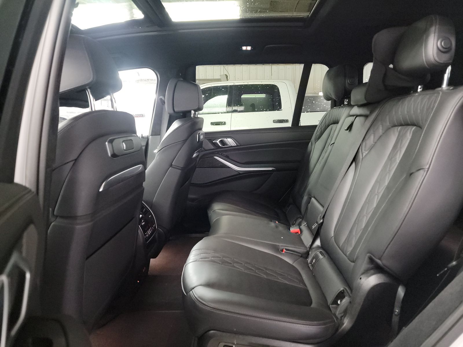 2026 BMW X7 M60i AWD