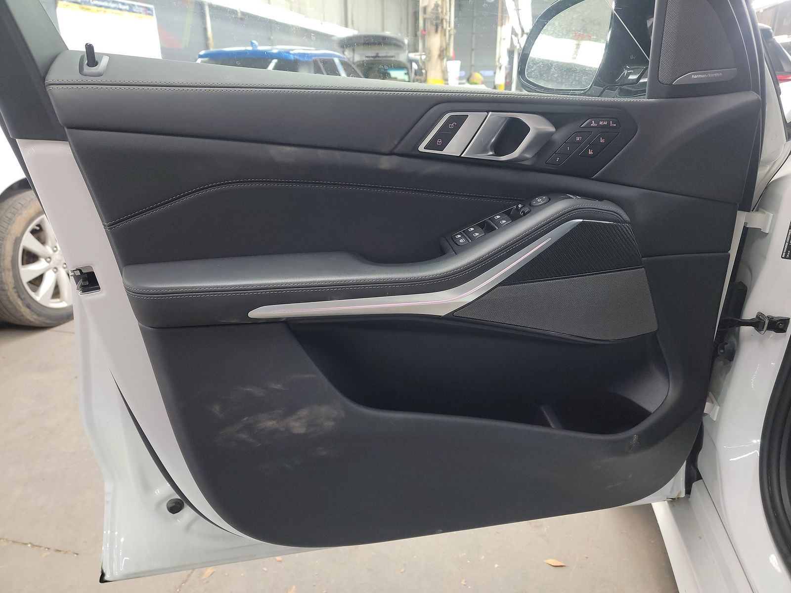 2026 BMW X7 M60i AWD