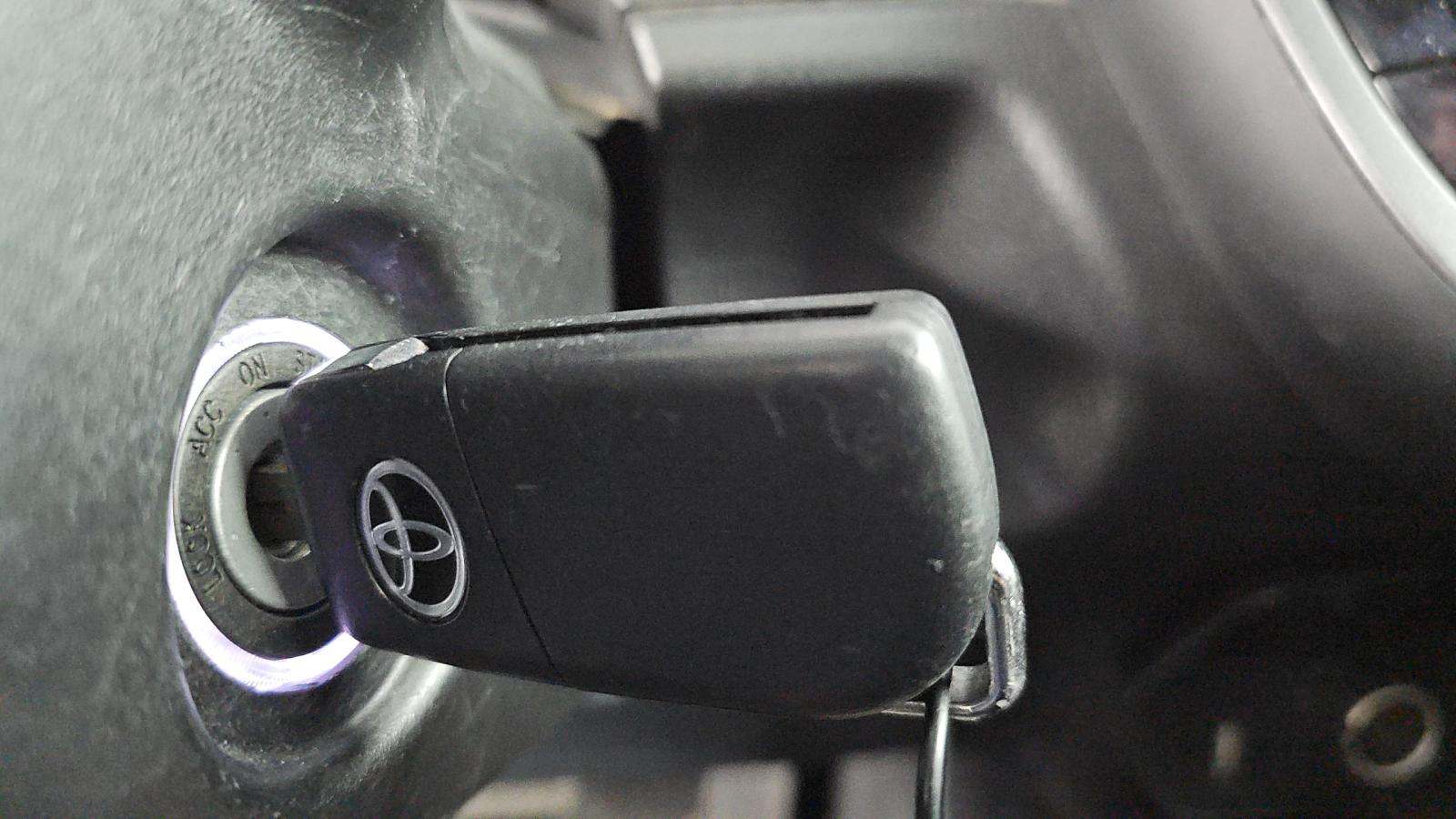 2022 Toyota Camry SE FWD