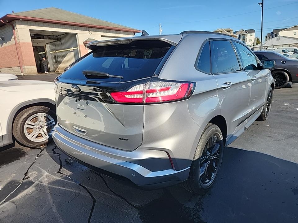 2022 Ford Edge SE AWD
