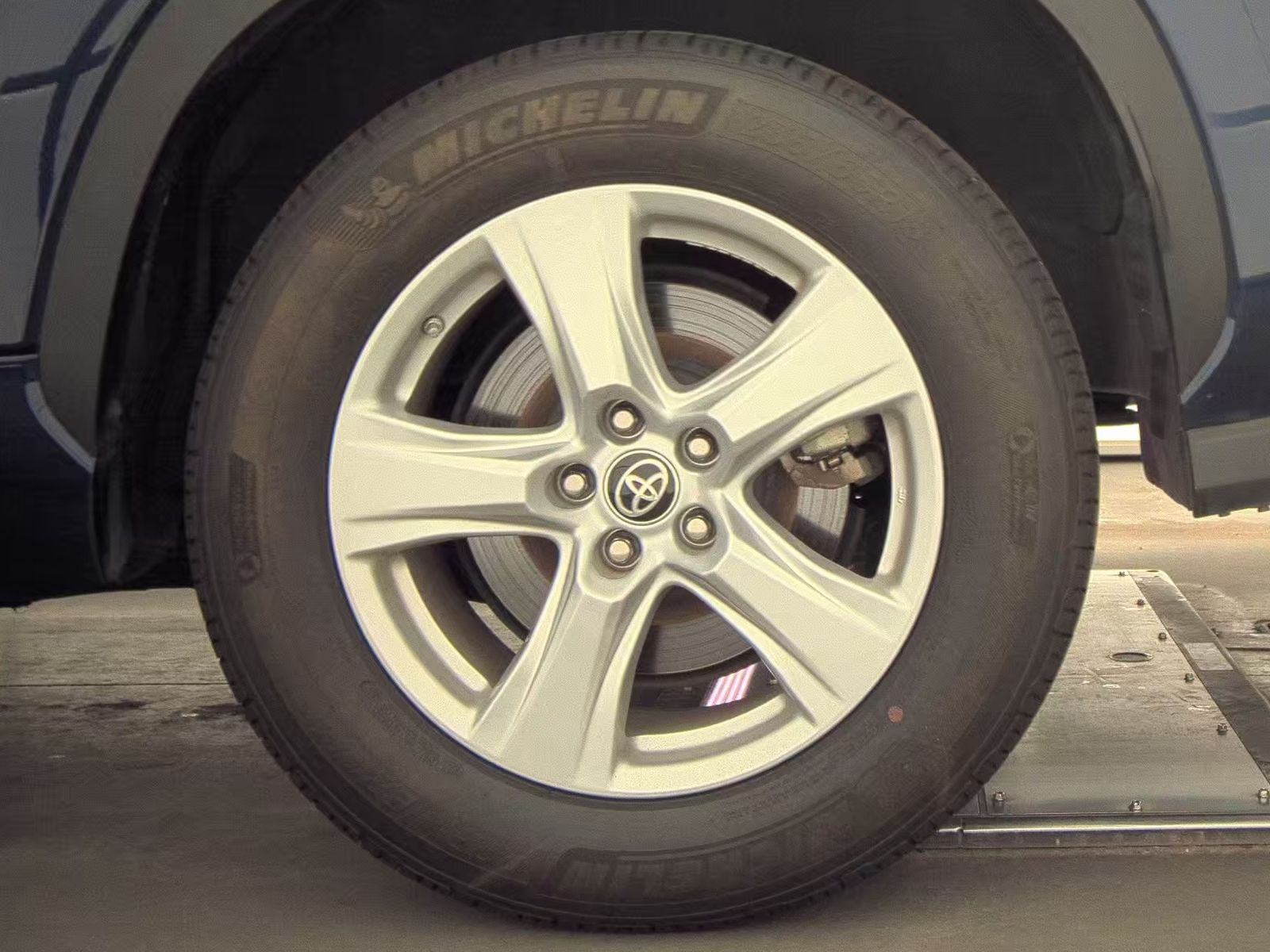 2023 Toyota Highlander L FWD