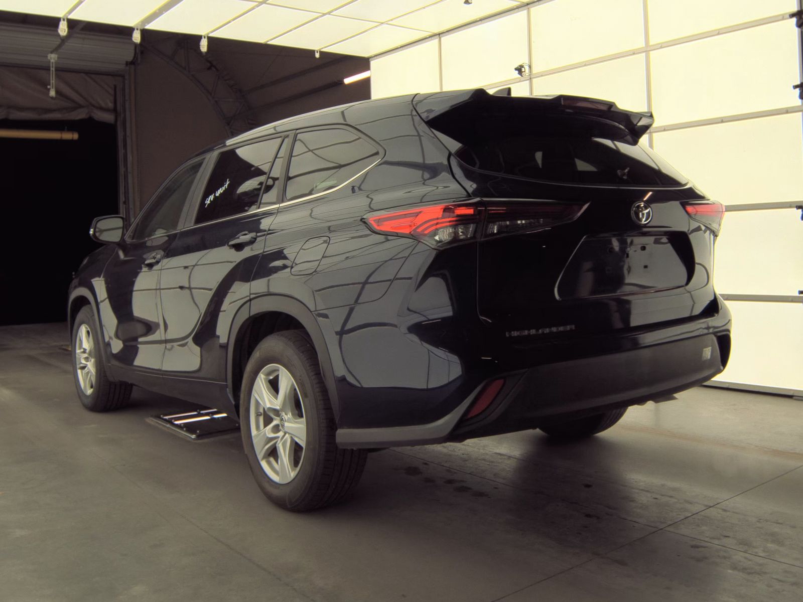 2023 Toyota Highlander L FWD