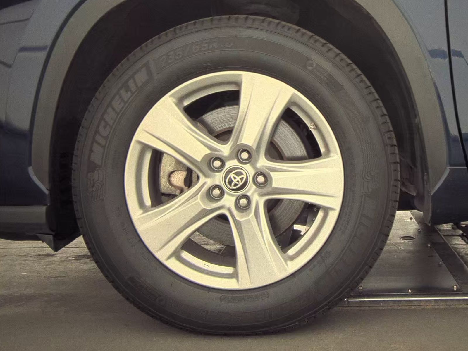 2023 Toyota Highlander L FWD