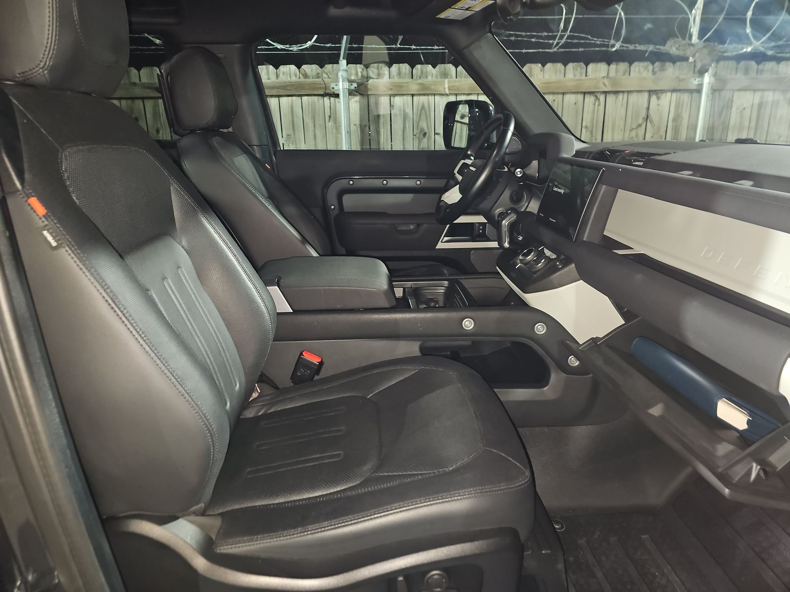 2022 Land Rover Defender 90 X-Dynamic SE AWD