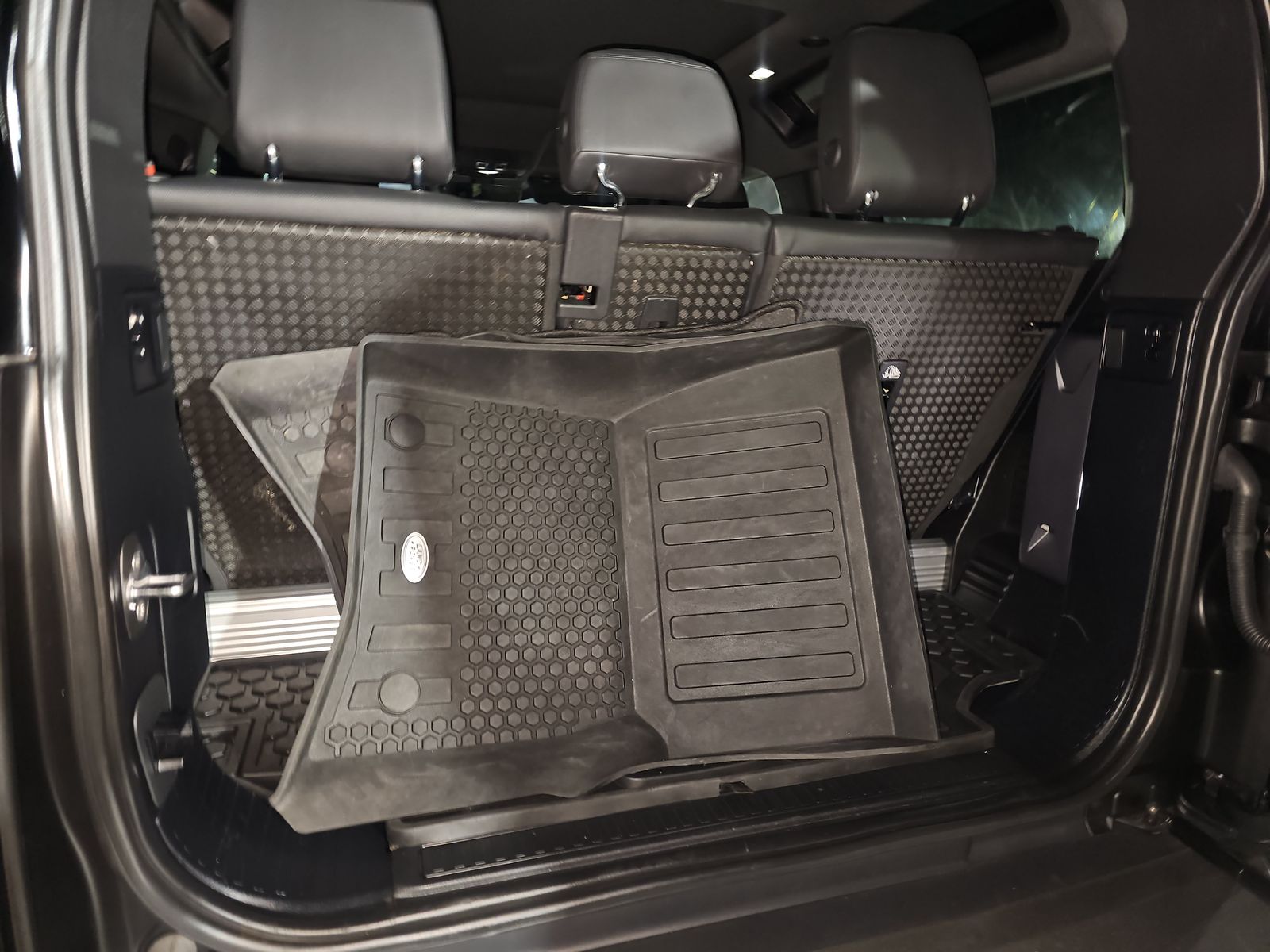 2022 Land Rover Defender 90 X-Dynamic SE AWD