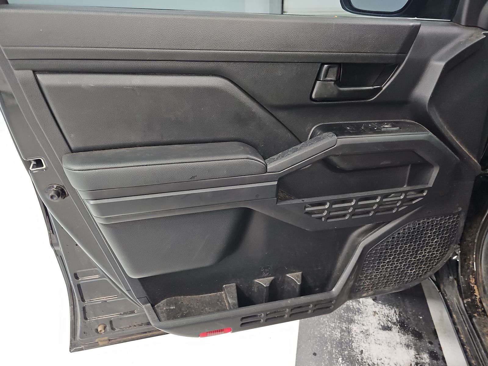 2025 Toyota Tacoma SR AWD