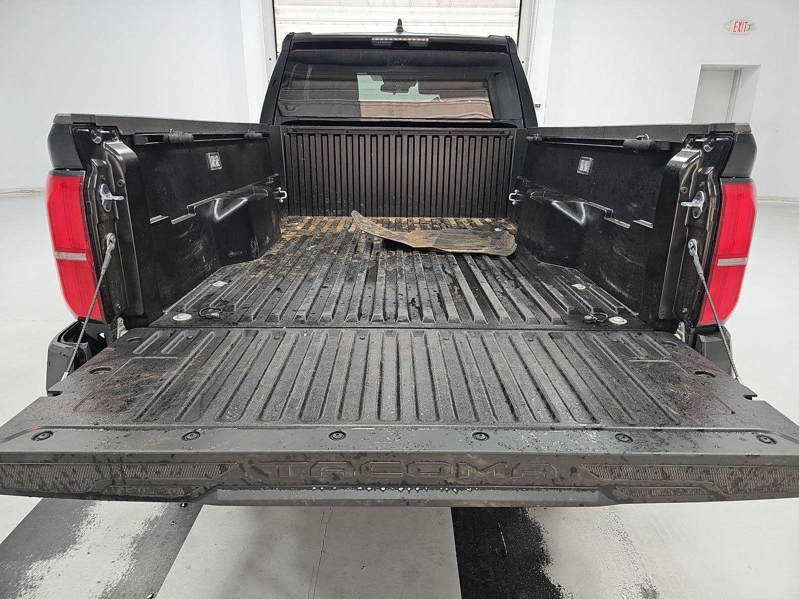 2025 Toyota Tacoma SR AWD