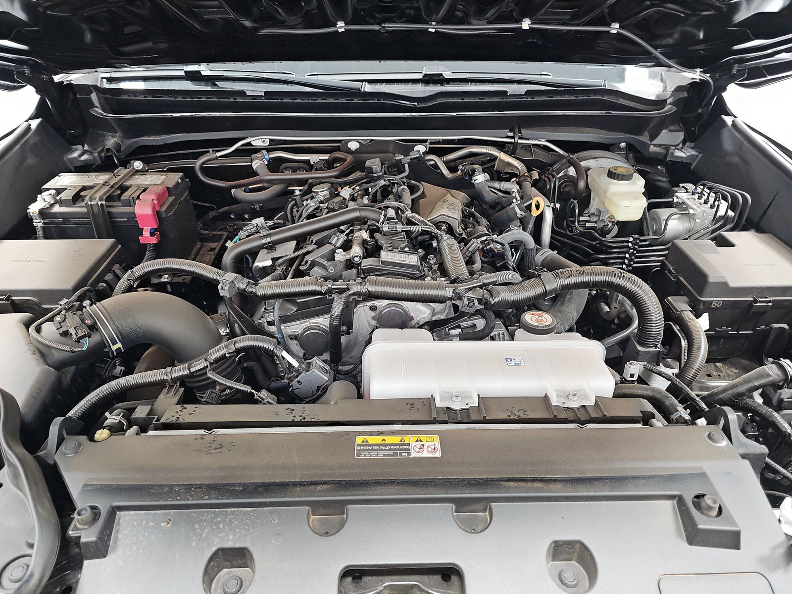 2025 Toyota Tacoma SR AWD