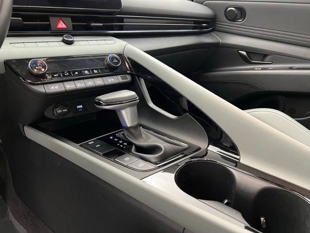 2025 Hyundai Elantra Hybrid Limited FWD