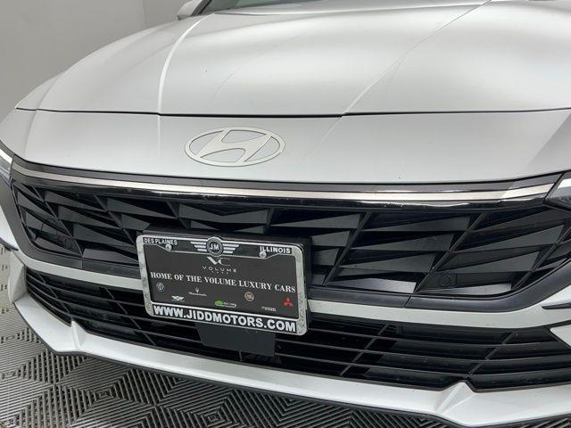 2025 Hyundai Elantra Hybrid Limited FWD