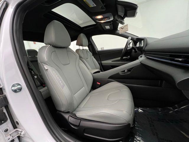 2025 Hyundai Elantra Hybrid Limited FWD