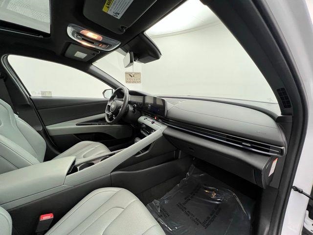 2025 Hyundai Elantra Hybrid Limited FWD