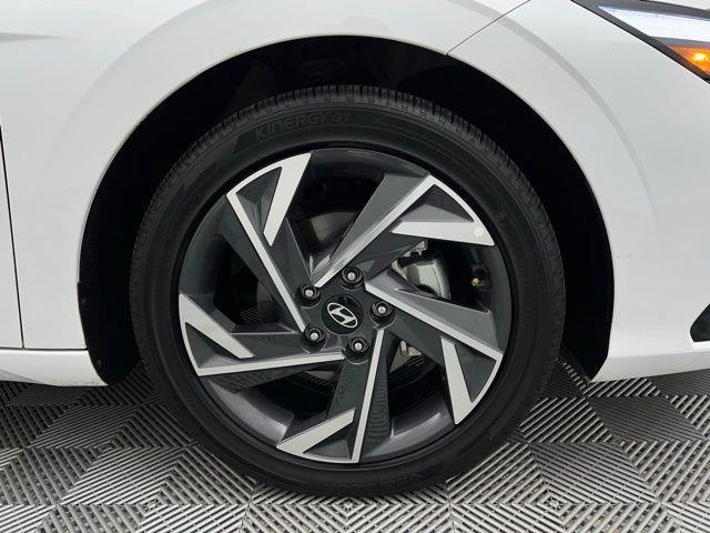 2025 Hyundai Elantra Hybrid Limited FWD