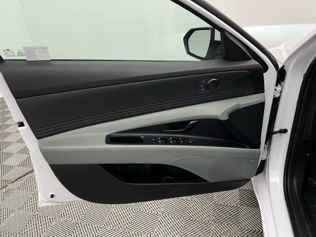 2025 Hyundai Elantra Hybrid Limited FWD