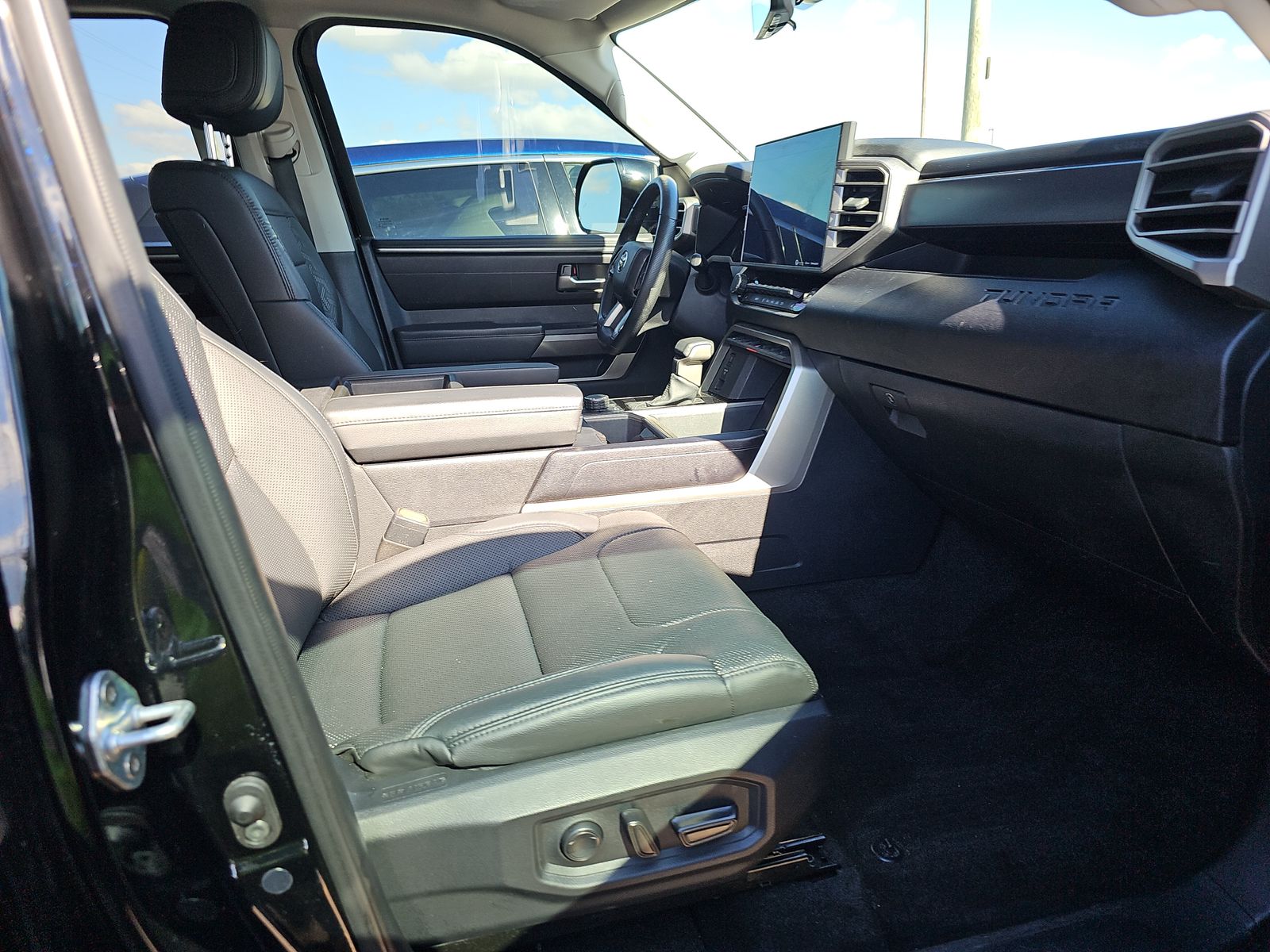 2023 Toyota Tundra SR5 AWD