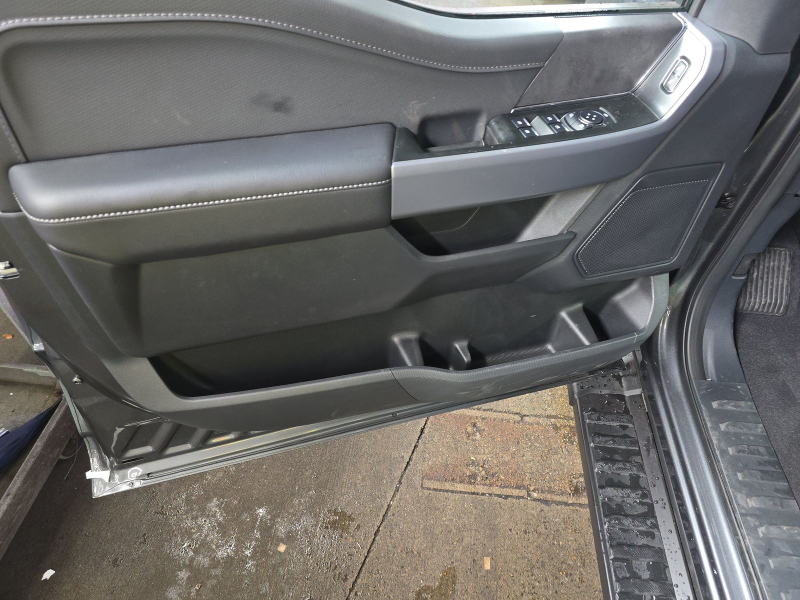 2025 Ford F-150 Hybrid XLT AWD