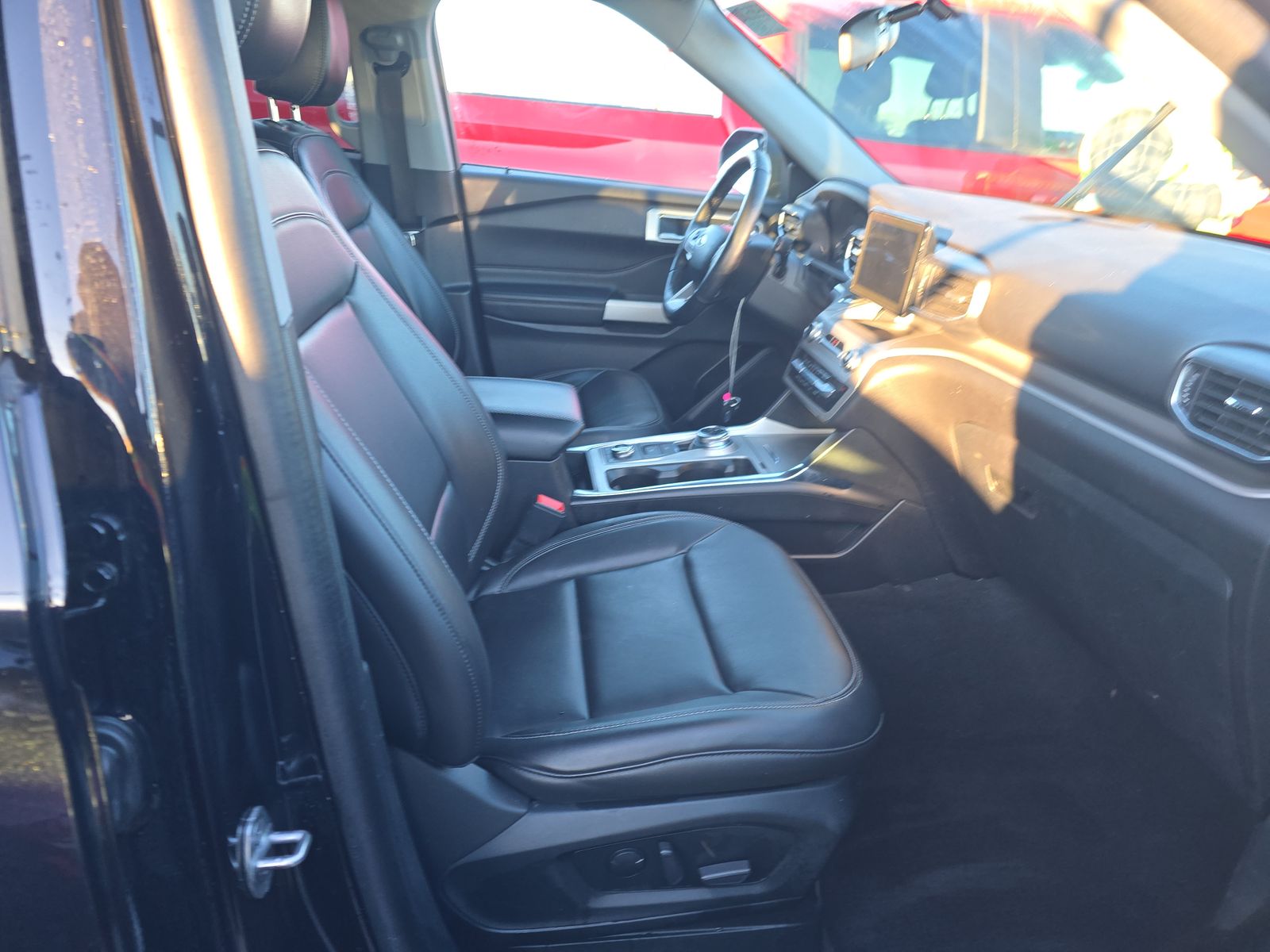 2022 Ford Explorer XLT AWD