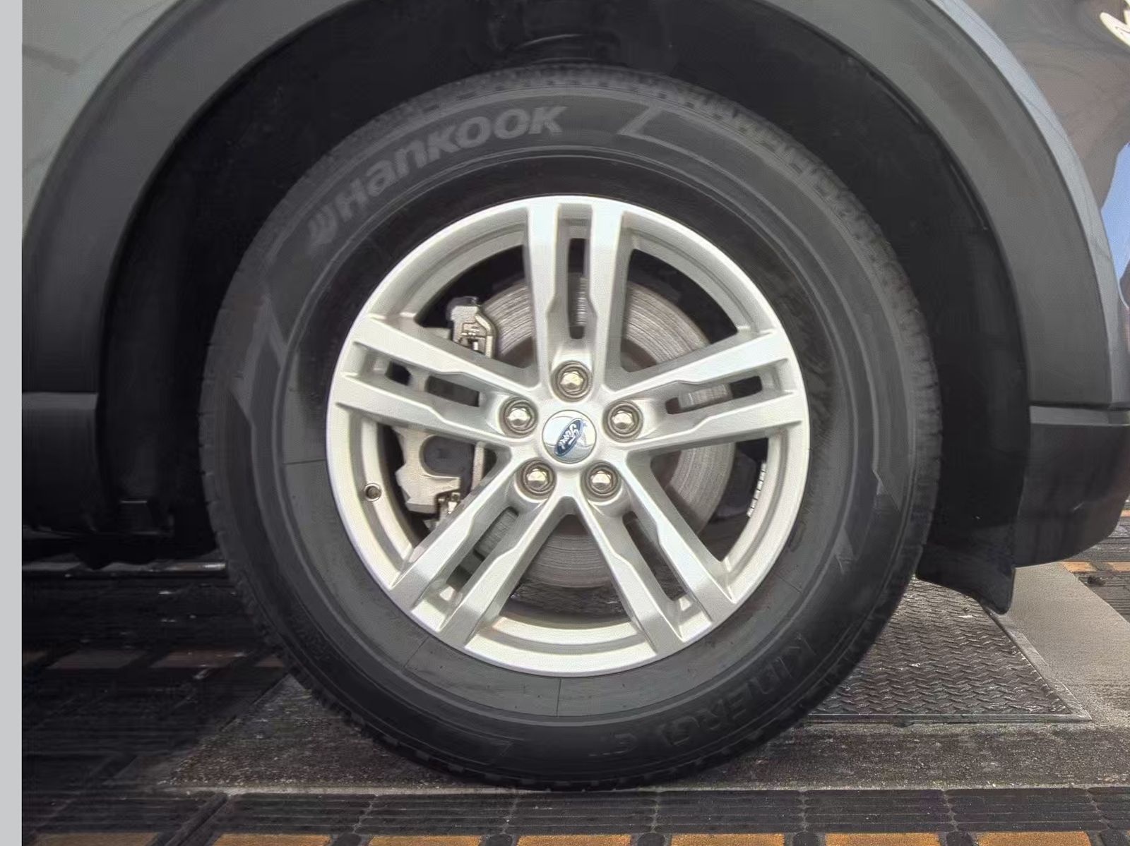 2022 Ford Explorer XLT FWD