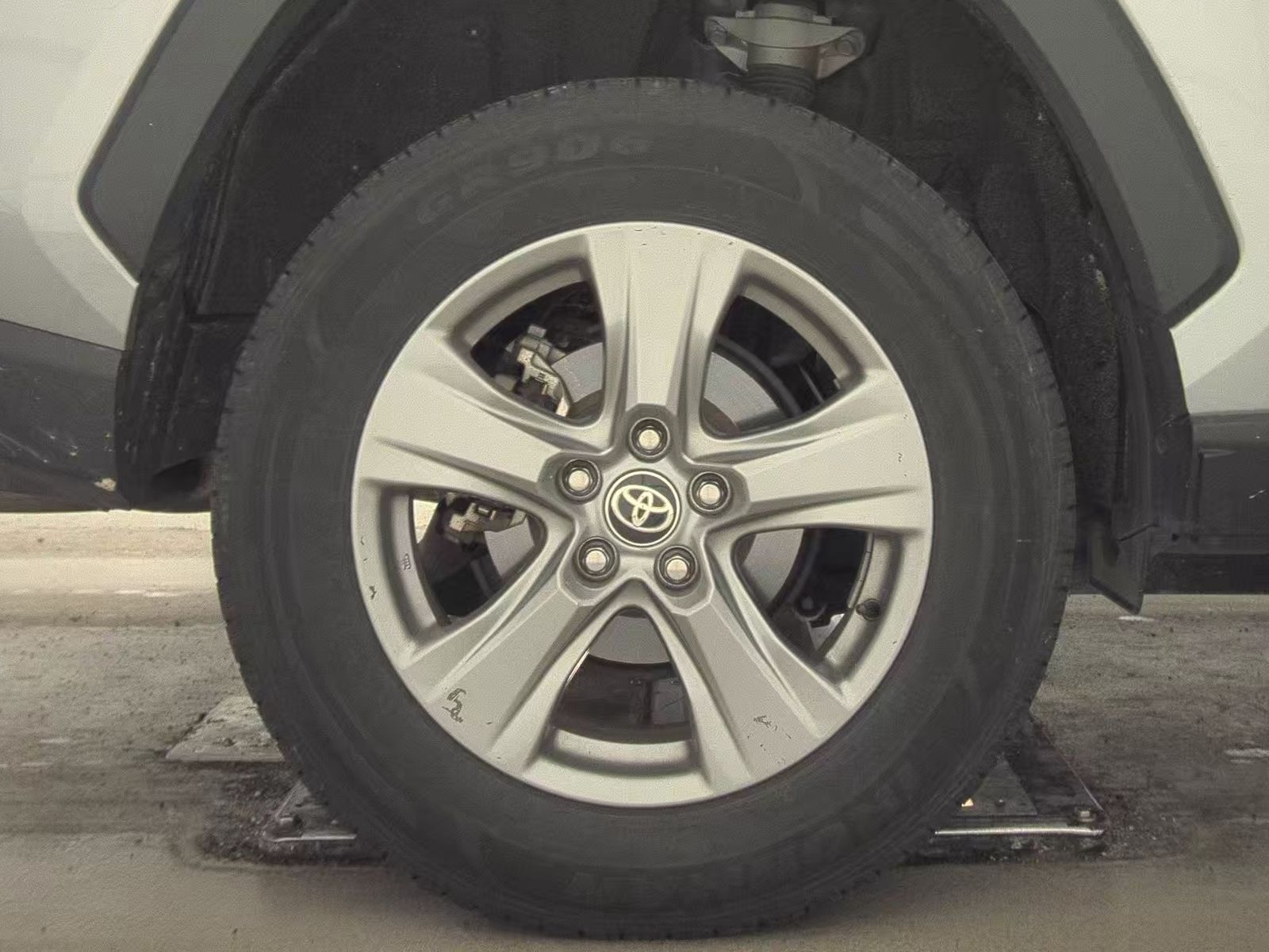 2024 Toyota RAV4 XLE FWD