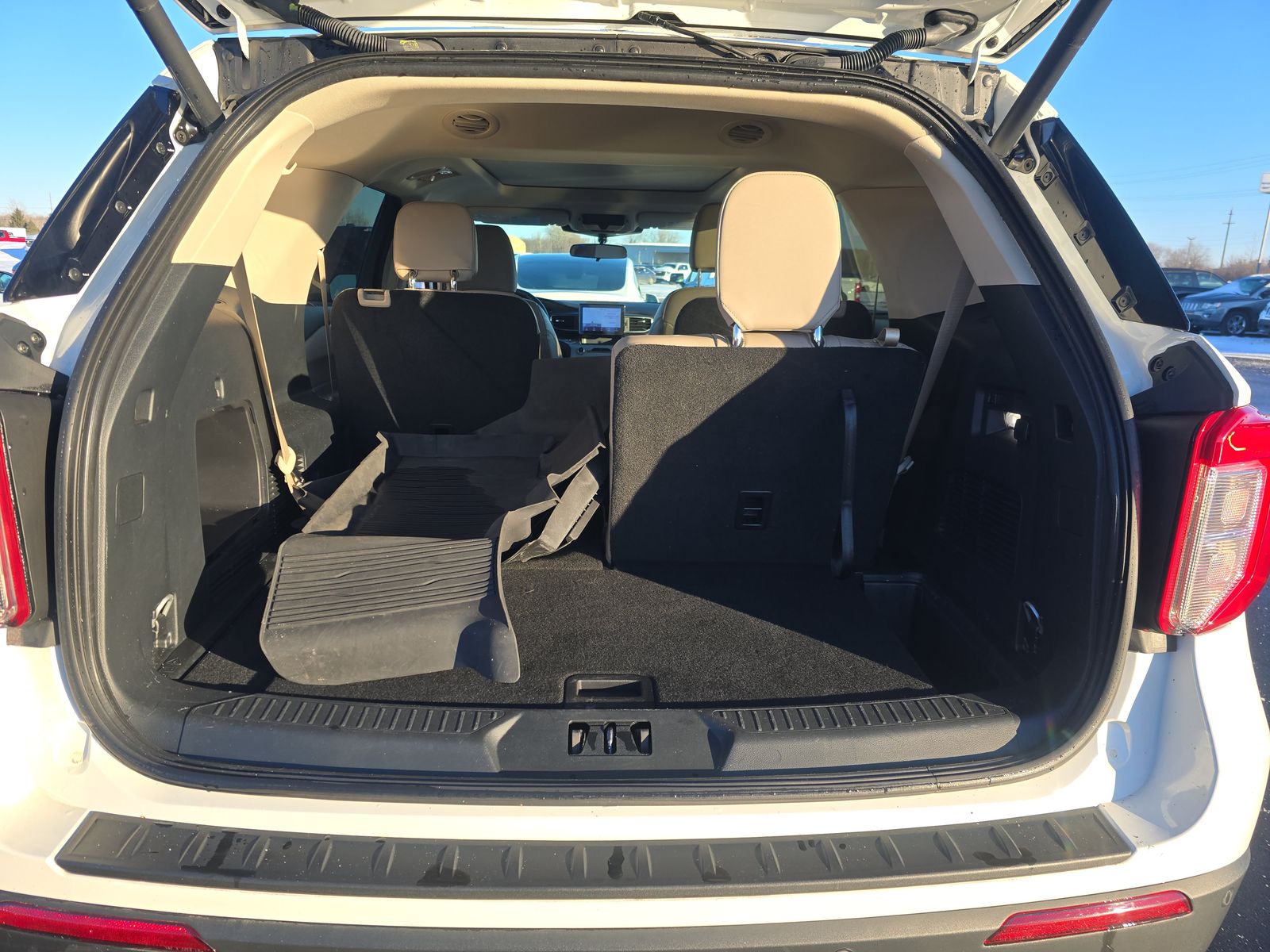 2023 Ford Explorer XLT AWD