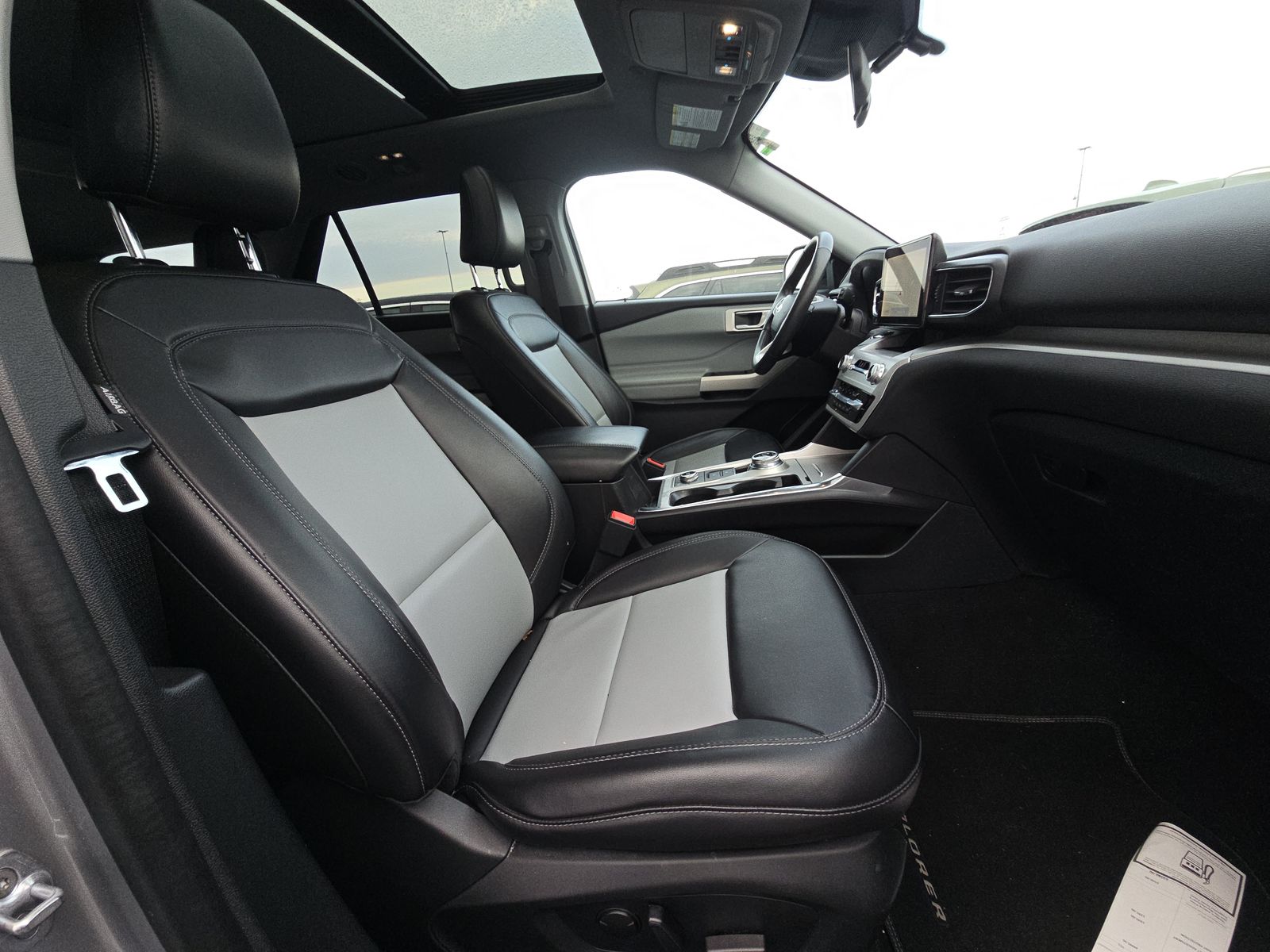 2022 Ford Explorer XLT AWD