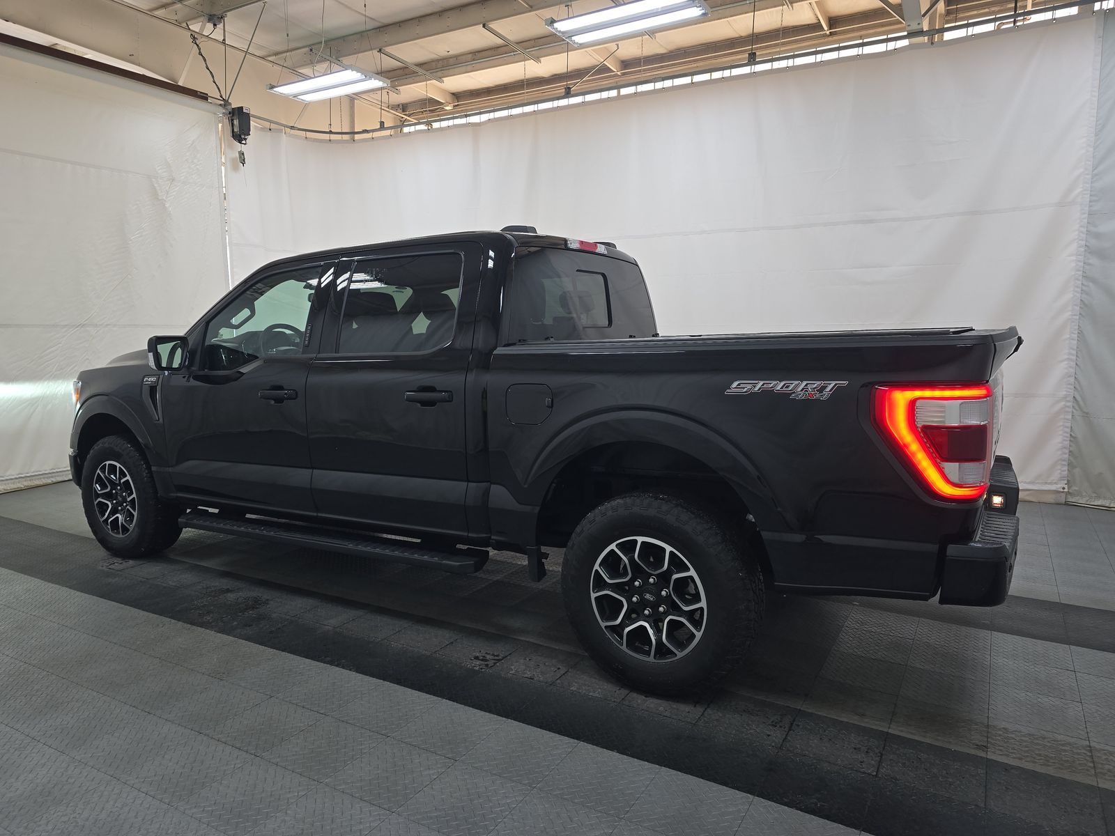 2023 Ford F-150 Lariat AWD