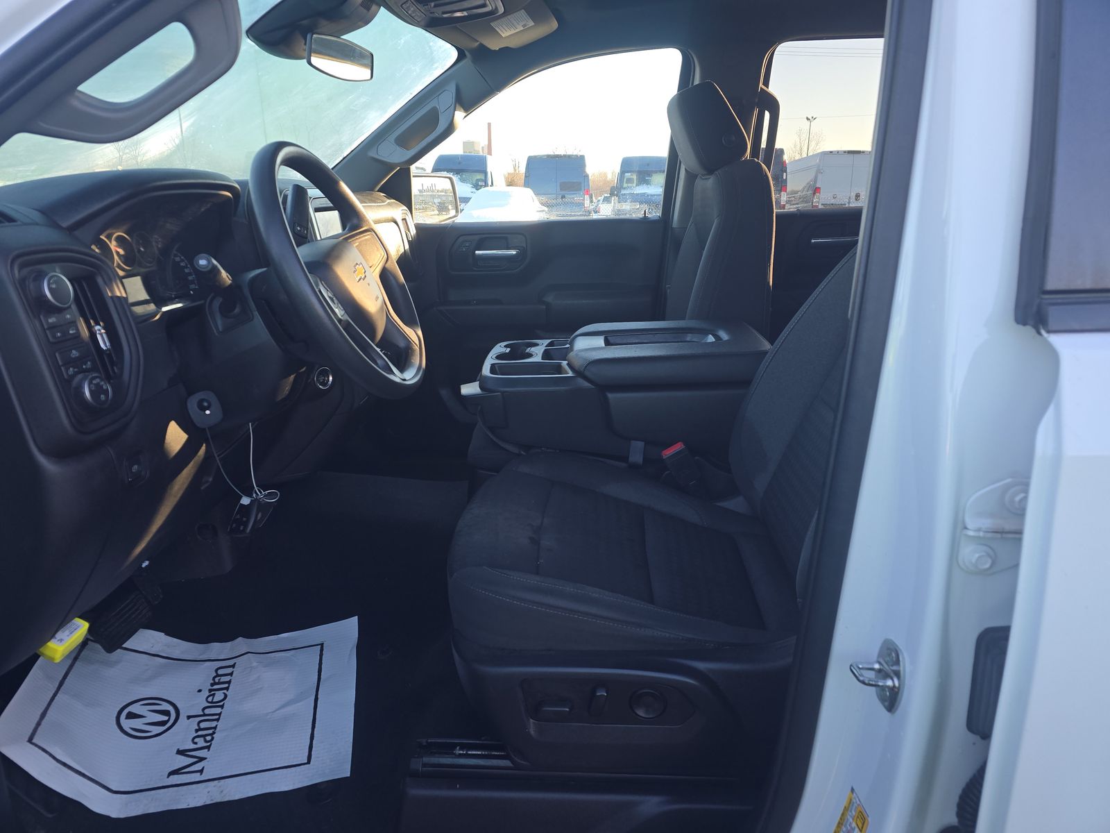 2022 Chevrolet Silverado 1500 Custom AWD