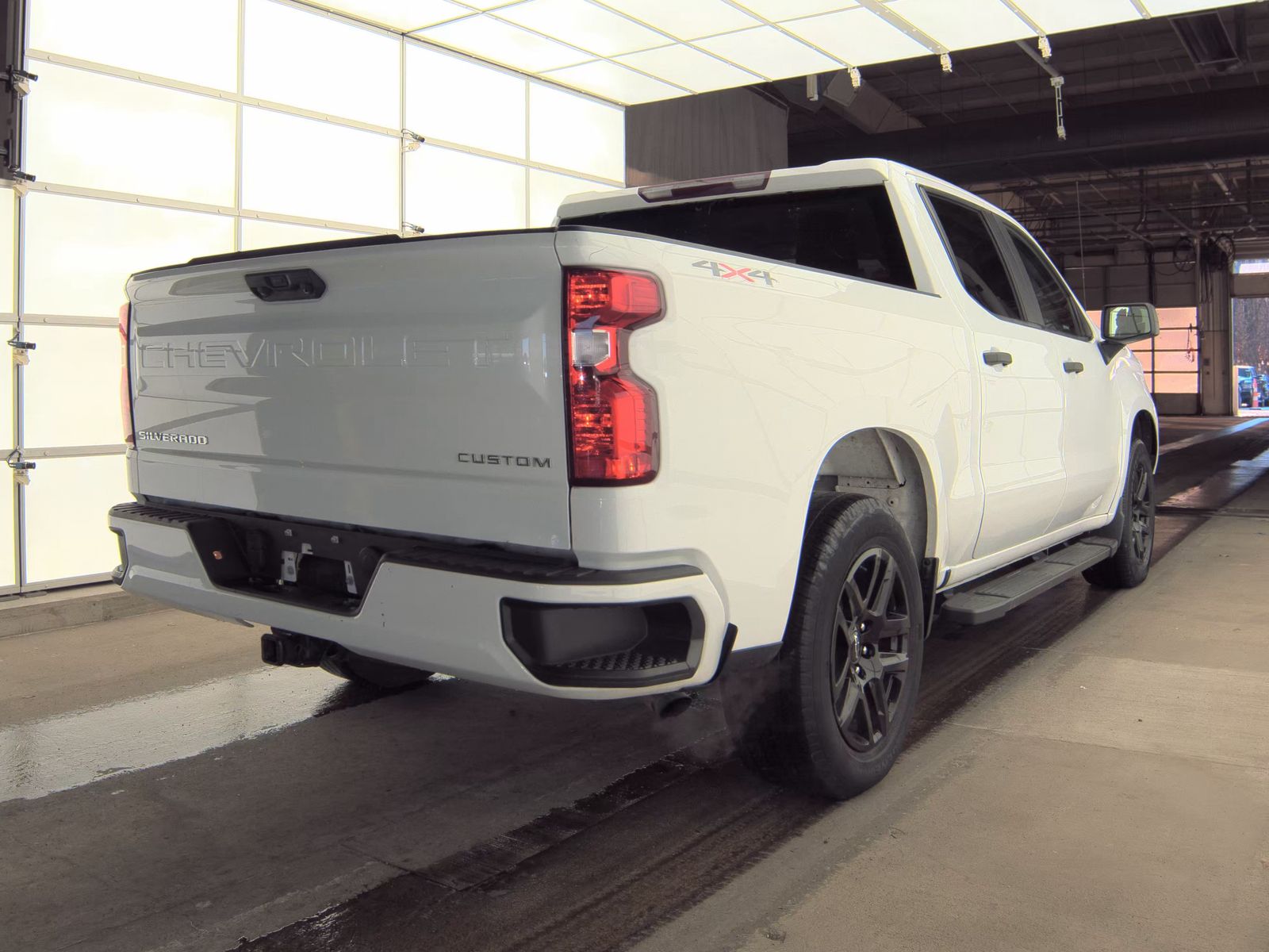 2022 Chevrolet Silverado 1500 Custom AWD
