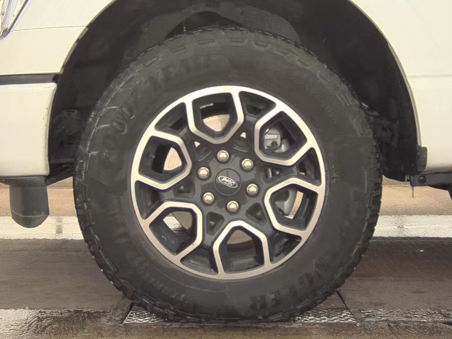 2023 Ford F-150 Hybrid XLT AWD