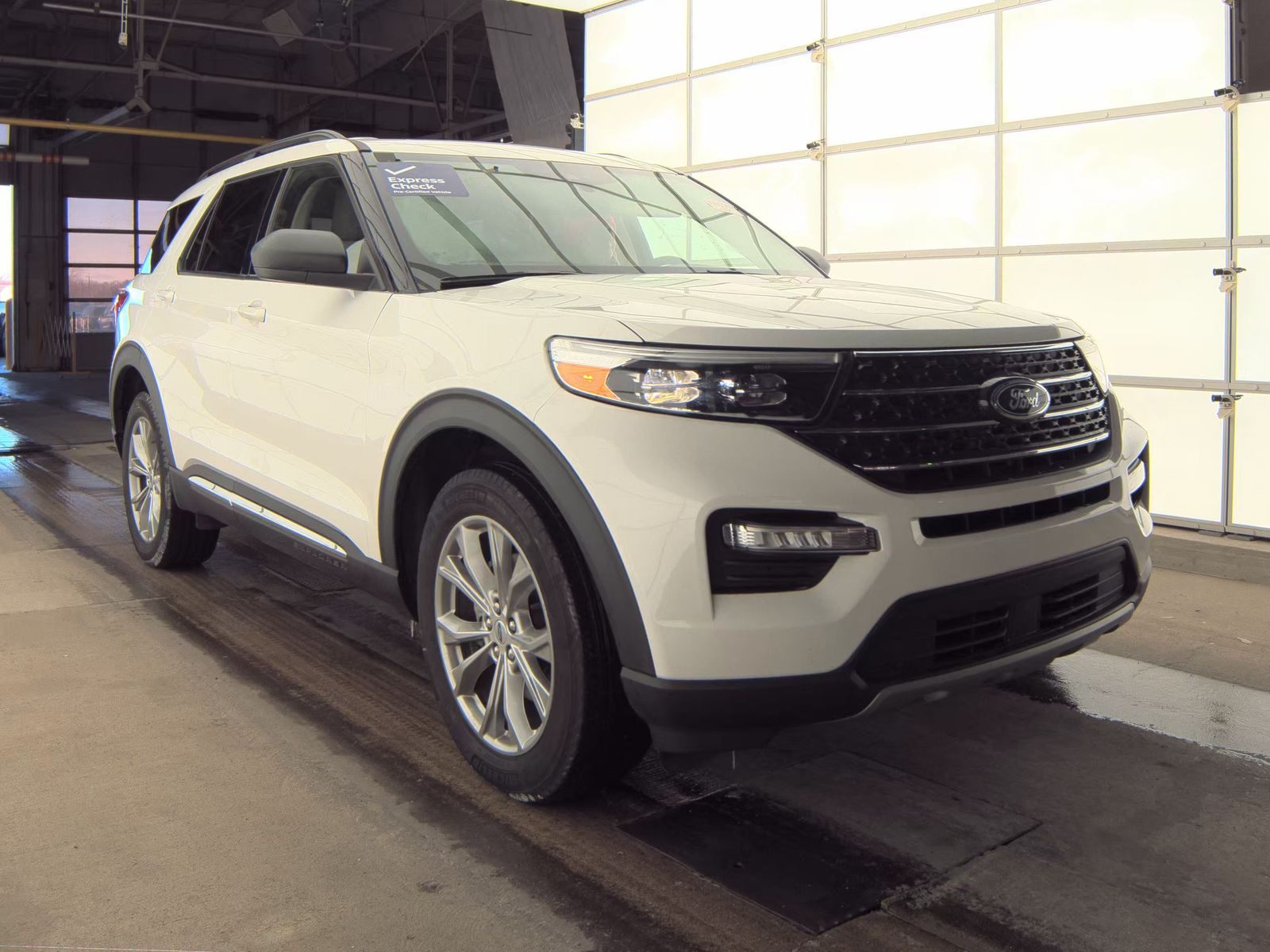 2023 Ford Explorer XLT AWD