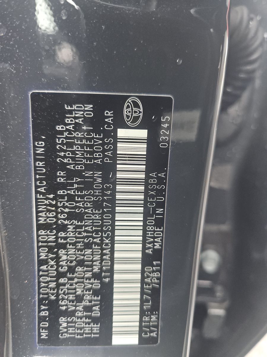 2025 Toyota Camry SE FWD