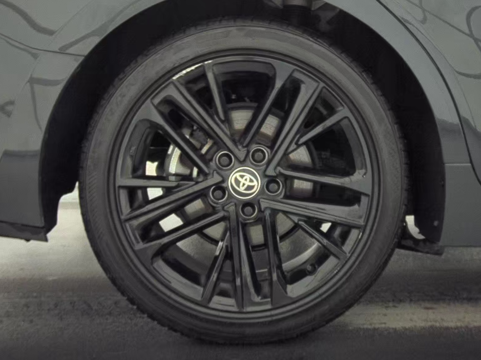 2025 Toyota Camry SE FWD