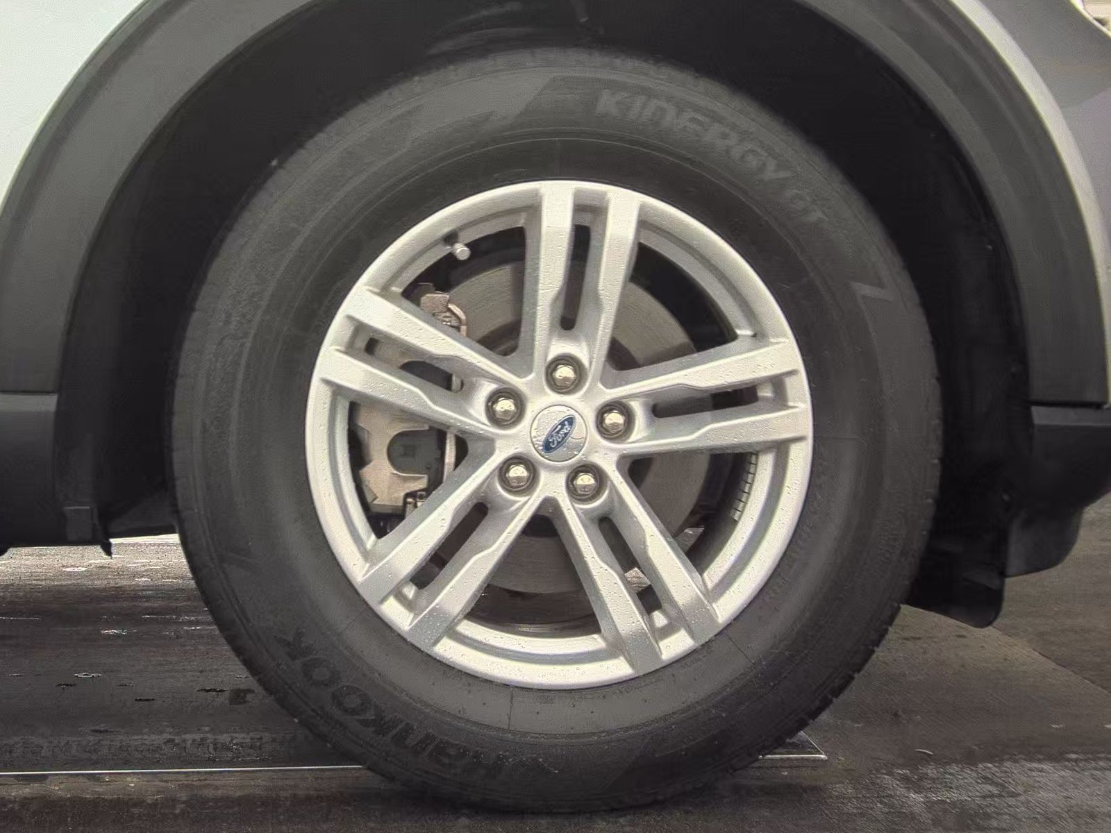 2024 Ford Explorer XLT RWD