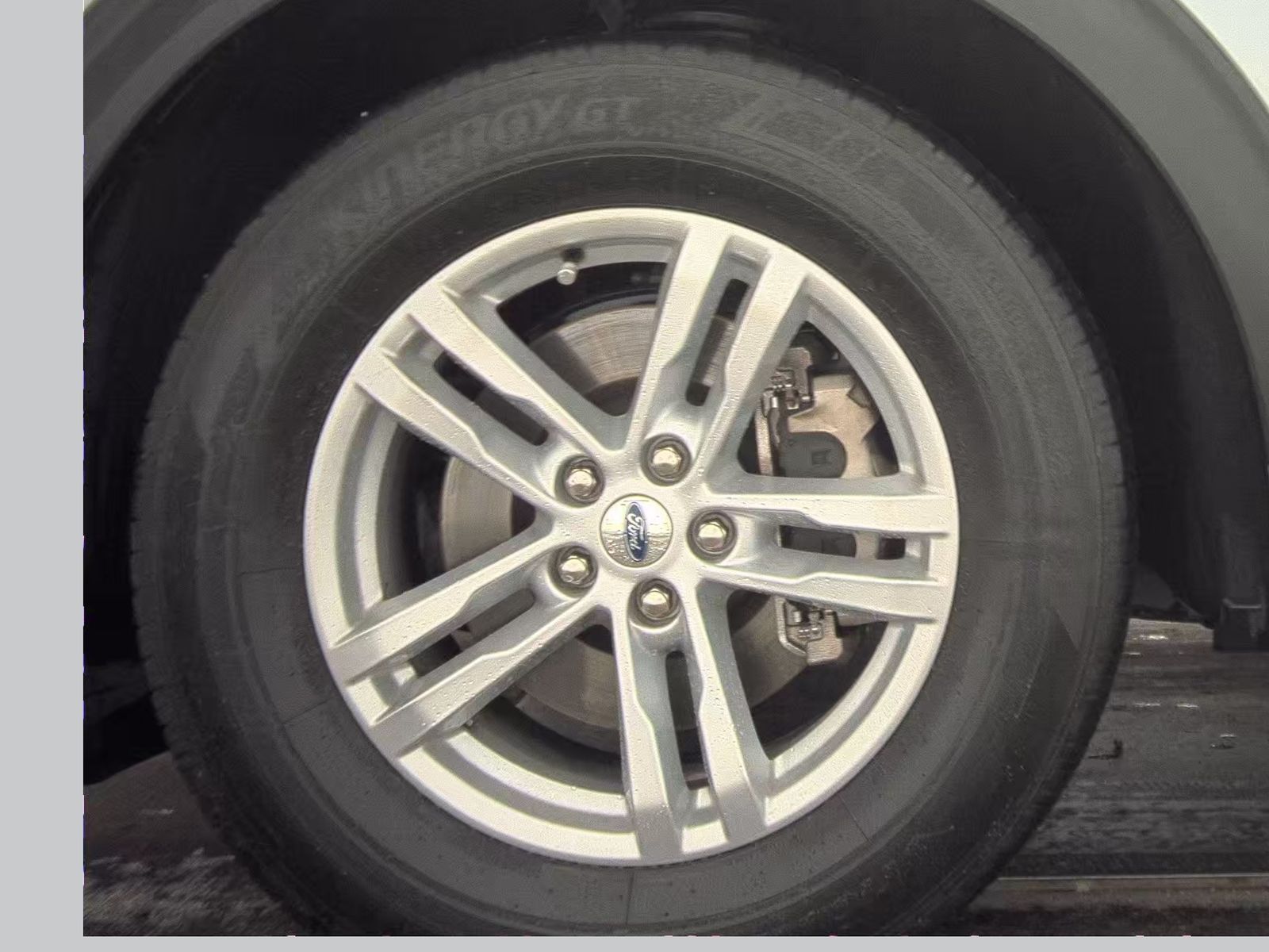 2024 Ford Explorer XLT RWD