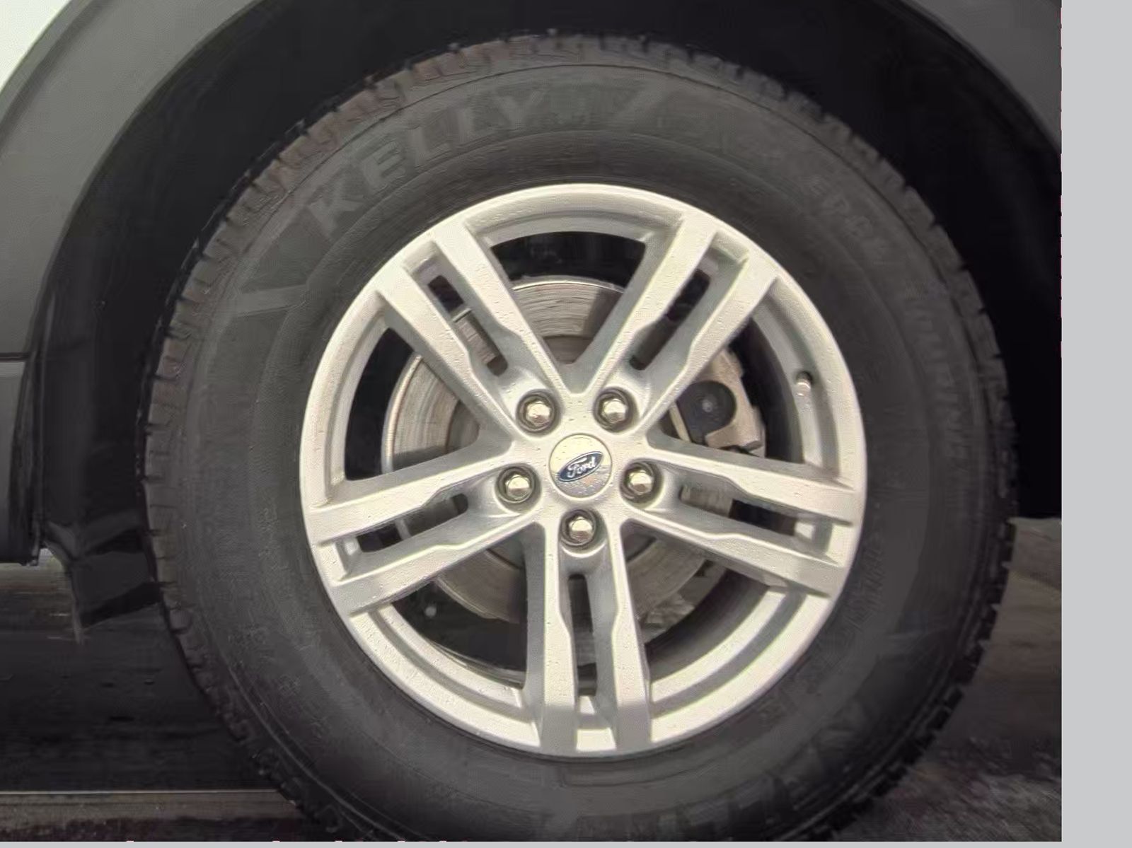 2024 Ford Explorer XLT RWD