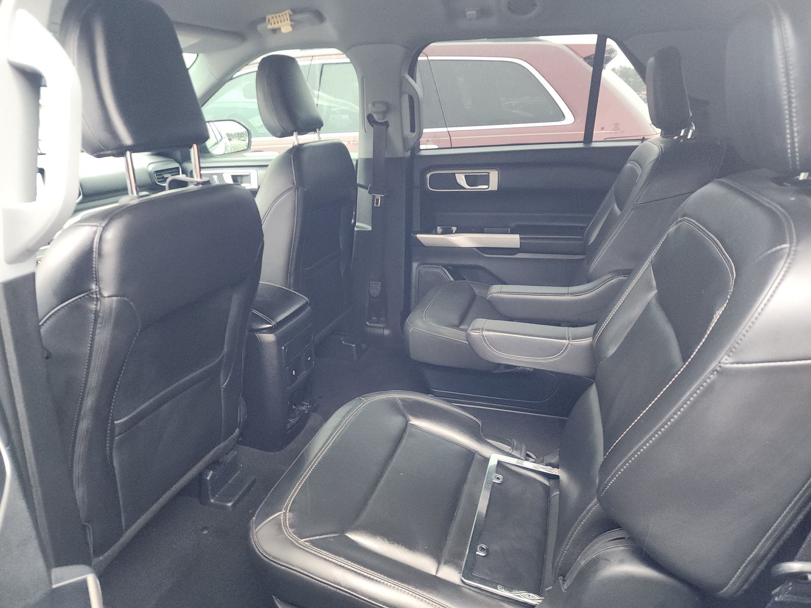 2024 Ford Explorer XLT RWD