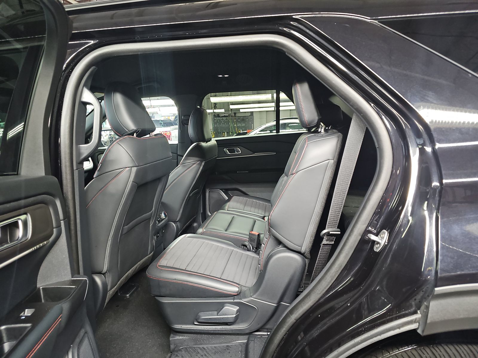 2025 Ford Explorer ST-Line AWD