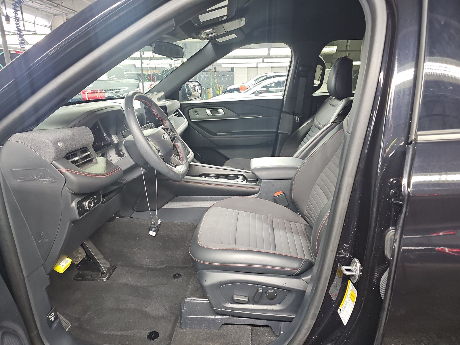 2025 Ford Explorer ST-Line AWD