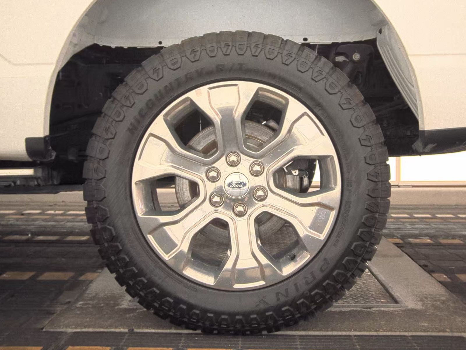 2023 Ford F-150 Platinum AWD