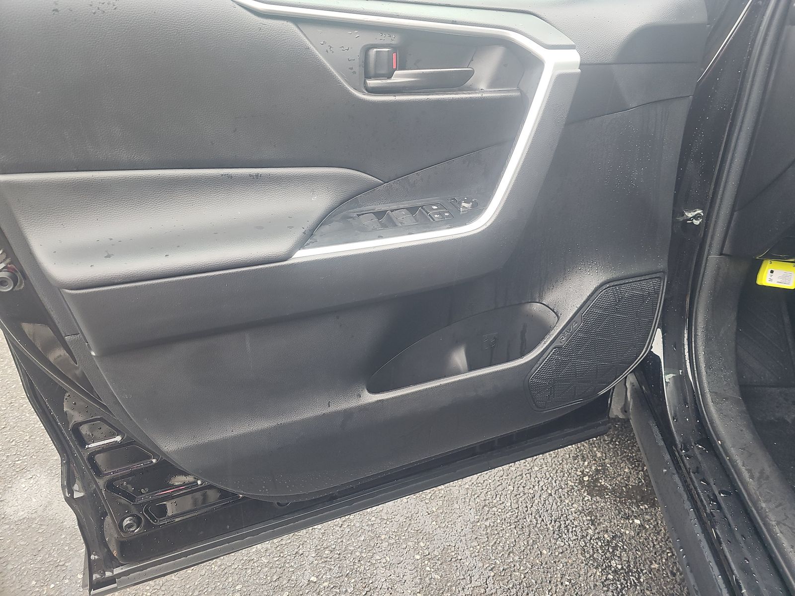 2024 Toyota RAV4 LE FWD