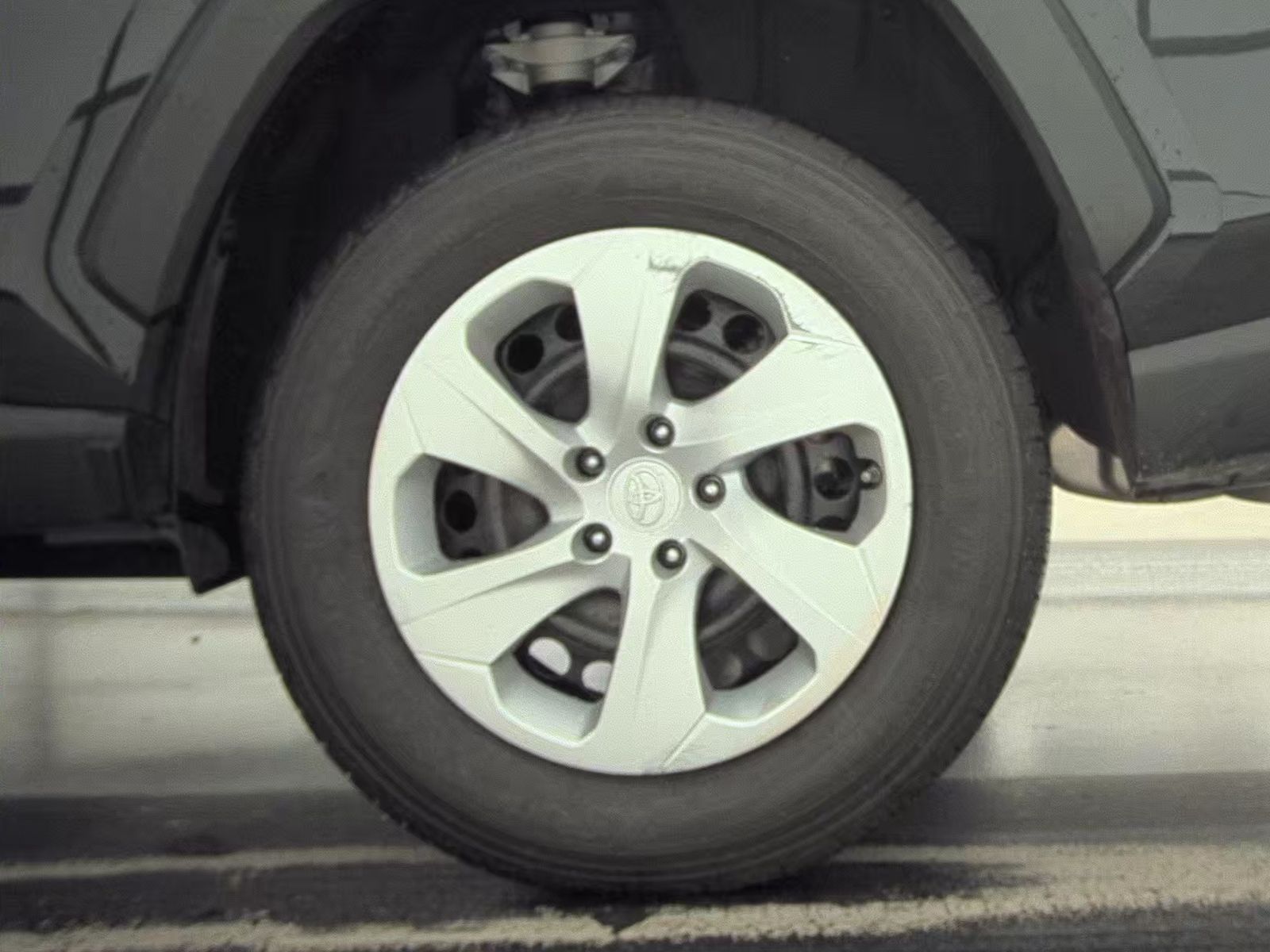 2024 Toyota RAV4 LE FWD