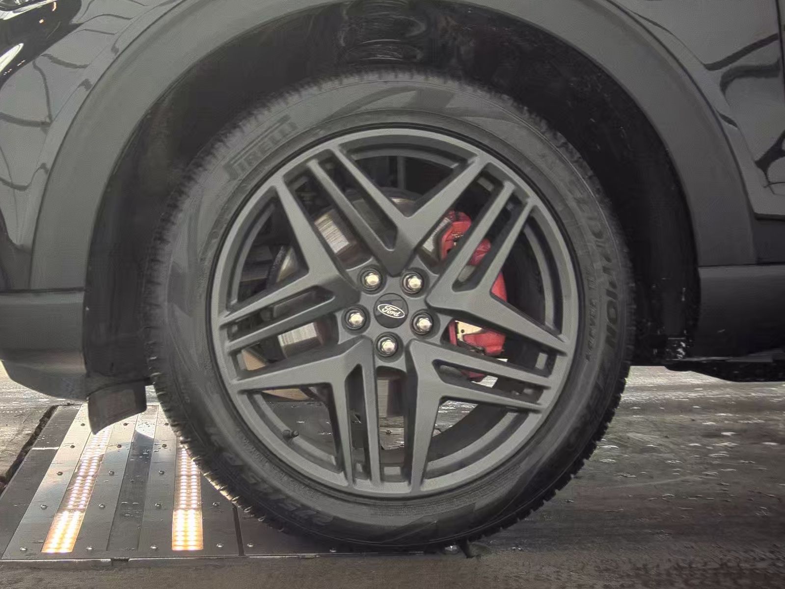 2025 Ford Explorer ST-Line AWD