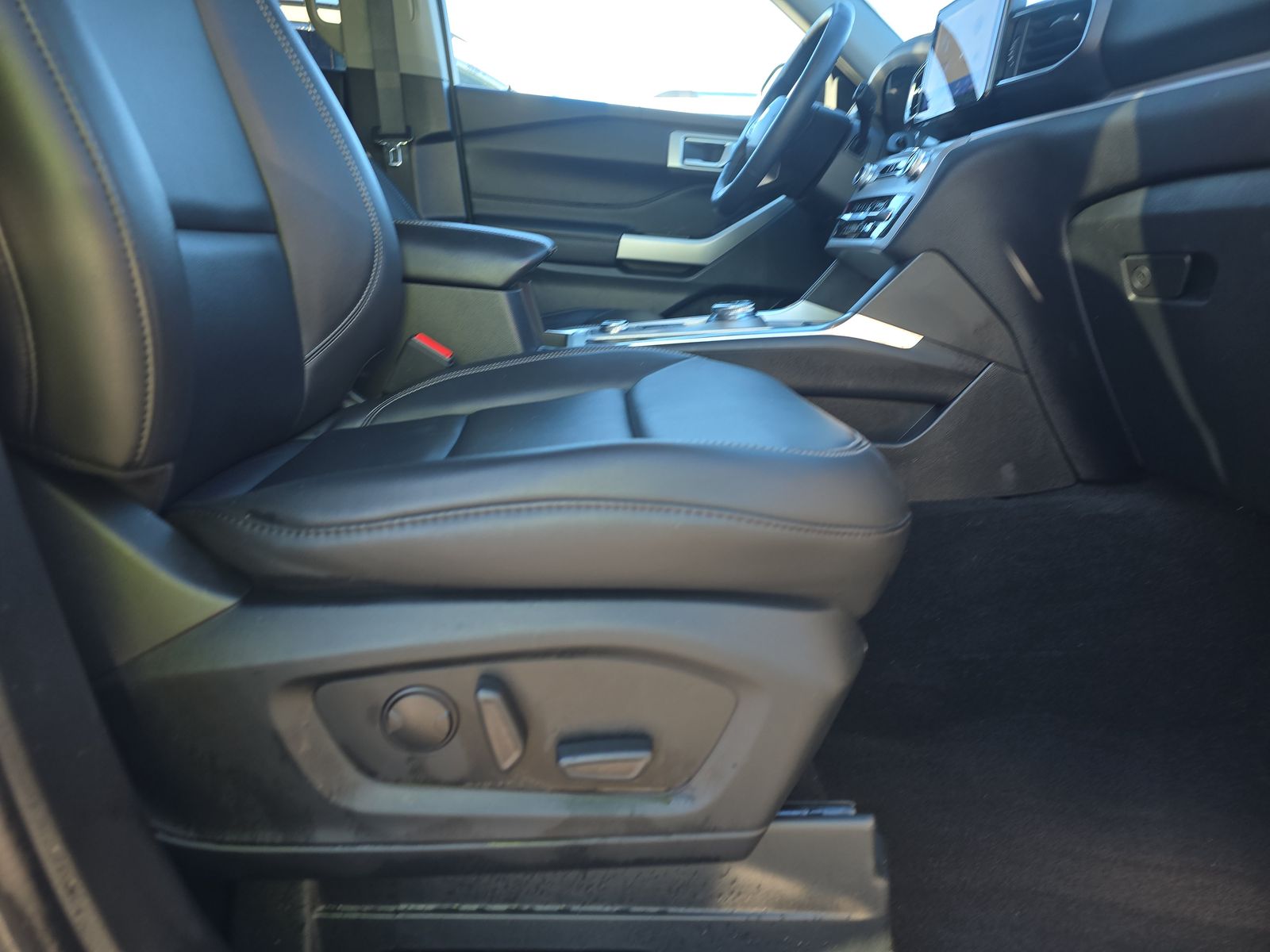 2023 Ford Explorer XLT AWD