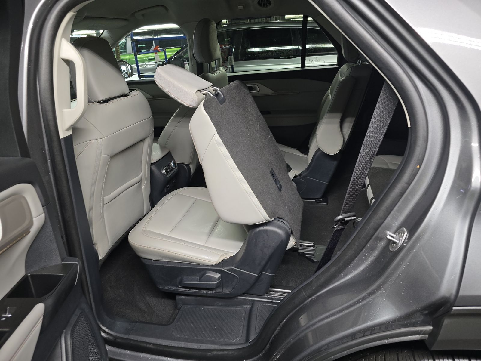 2025 Ford Explorer Active RWD