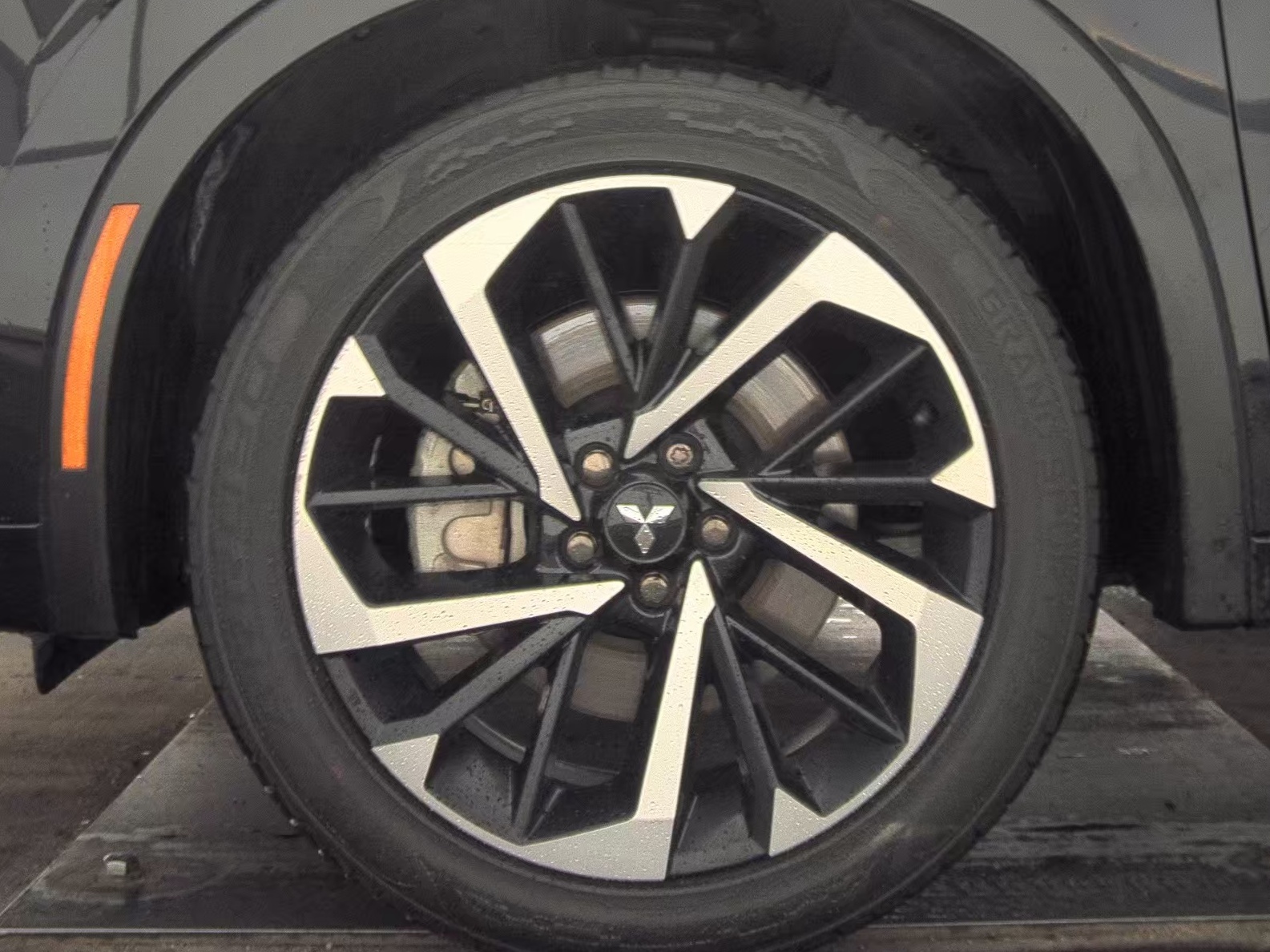 2024 Mitsubishi Outlander SEL FWD