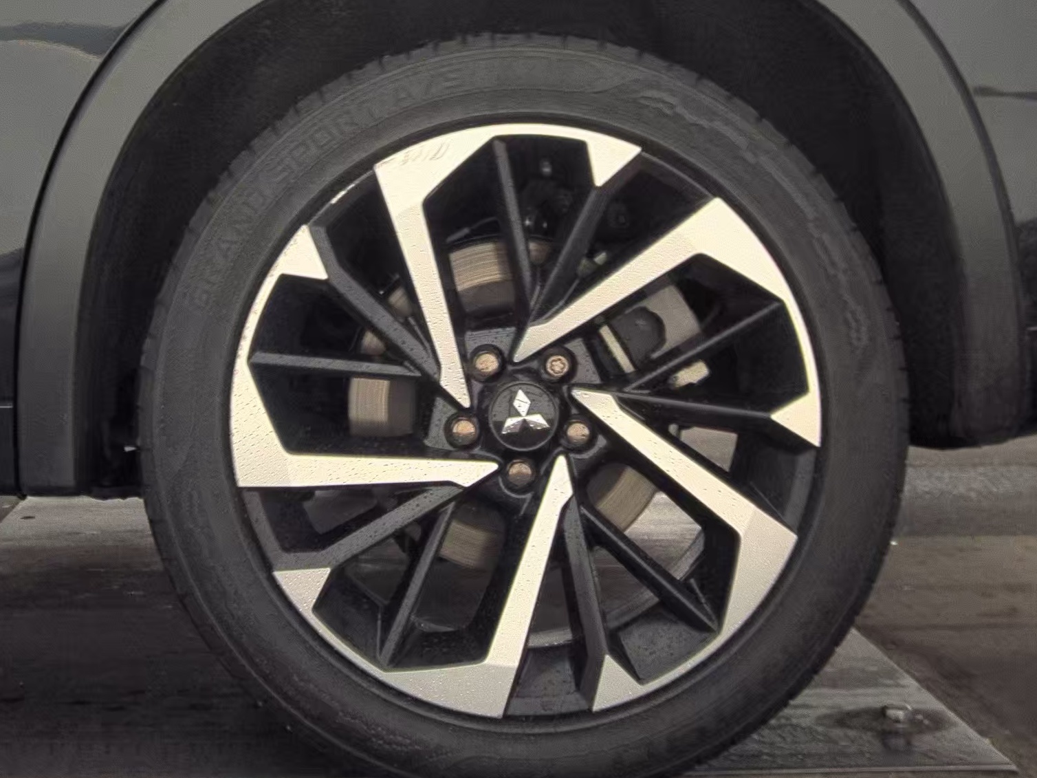 2024 Mitsubishi Outlander SEL FWD