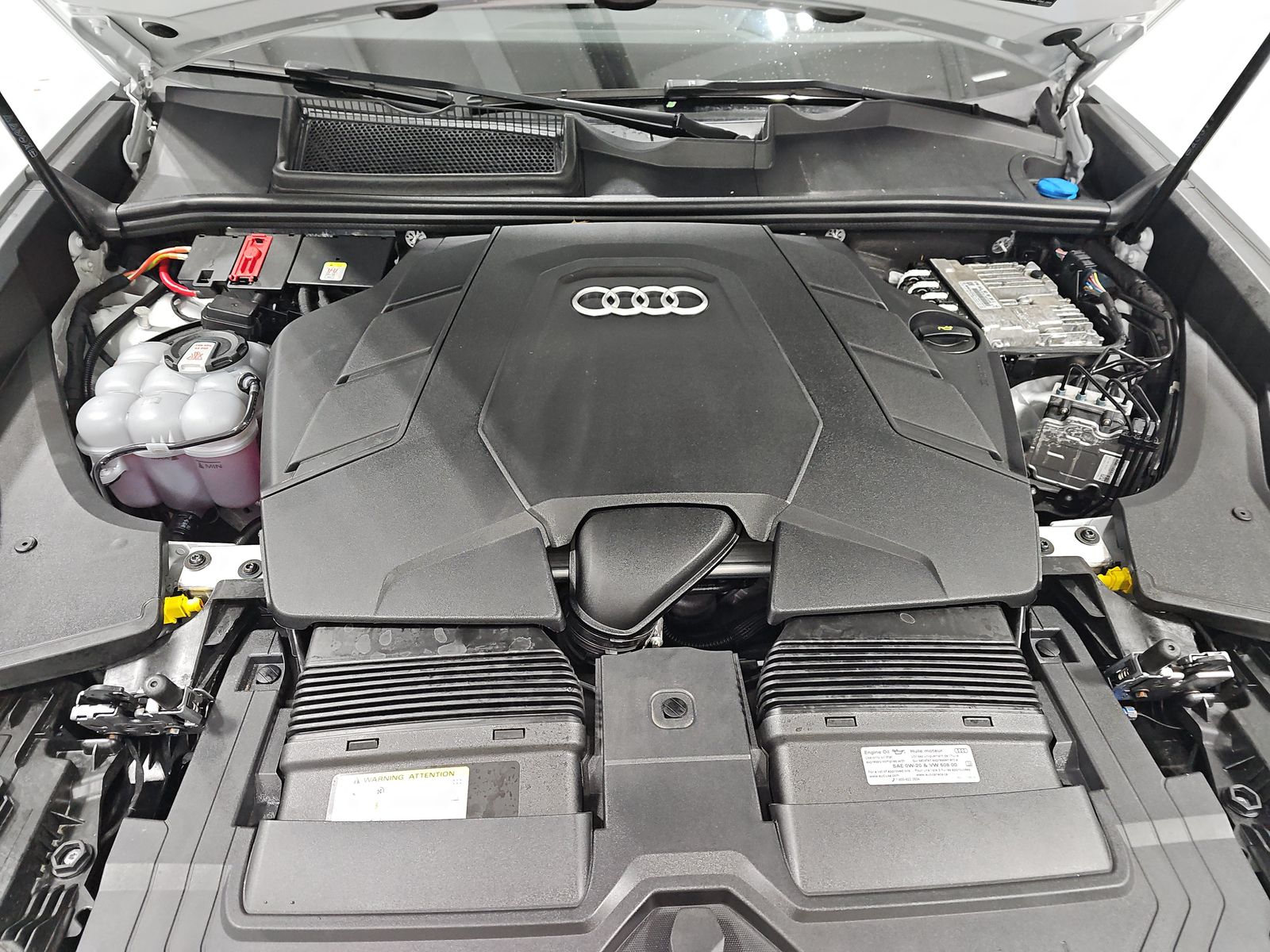 2025 Audi Q8 Prestige AWD