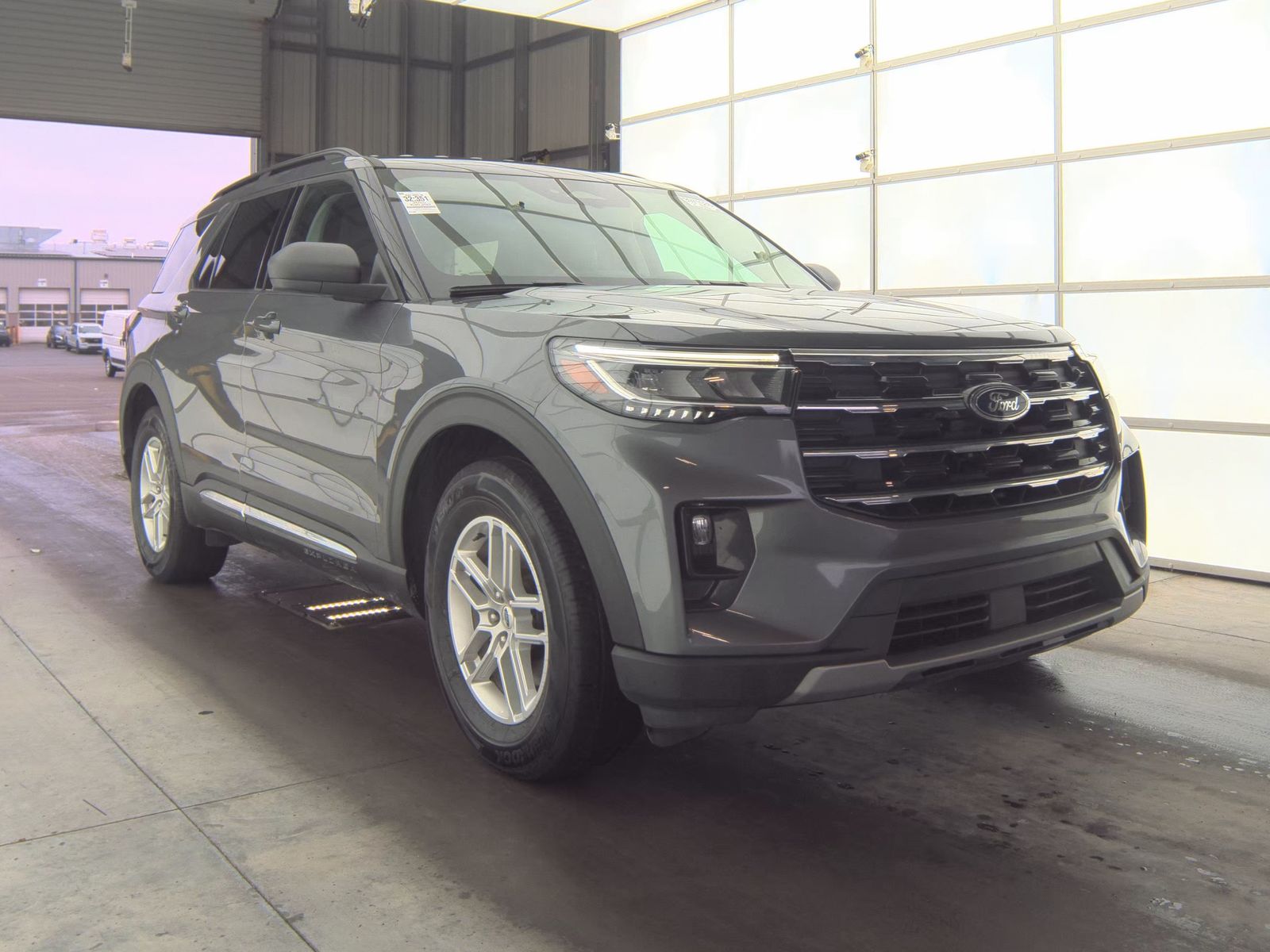 2025 Ford Explorer Active RWD