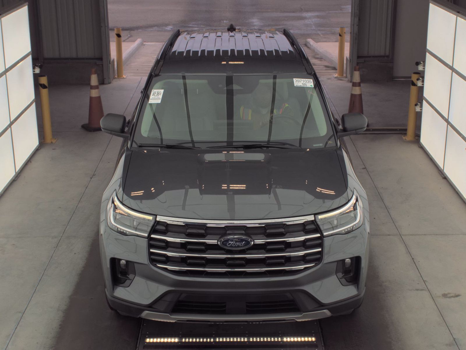 2025 Ford Explorer Active RWD